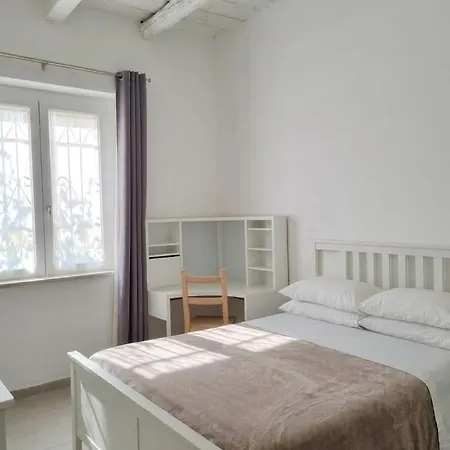 Piano Terra Con Giardino *