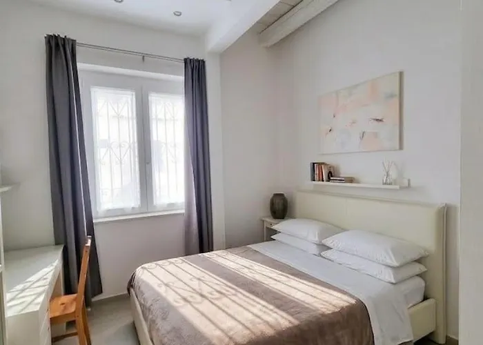 Piano Terra Con Giardino 法诺